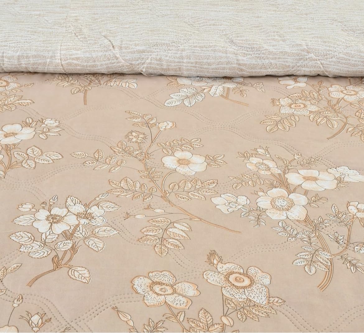 Premium Ultrasonic Quilted Comforter – Ultra-Soft Hypoallergenic Microfiber, Fade-Resistant All-Season Comfort (230 × 190 cm, Beige)