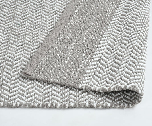 Ashloom Cotton Rug – Handwoven Grey & White Floor Accent for Everyday Living