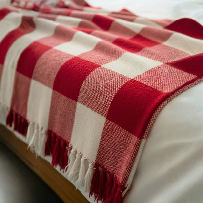 Red & White Checkered Cotton Throw – 130×170 cm