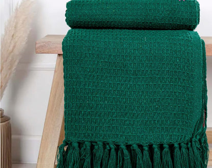 Weavers Hut 100% Cotton Waffle Throw Blanket with Tassels – Soft Breathable Sofa & Bed Throw for Couch, Living Room & Bedroom – Emerald Green – 125 x 150 cm (50 x 60 Inches)