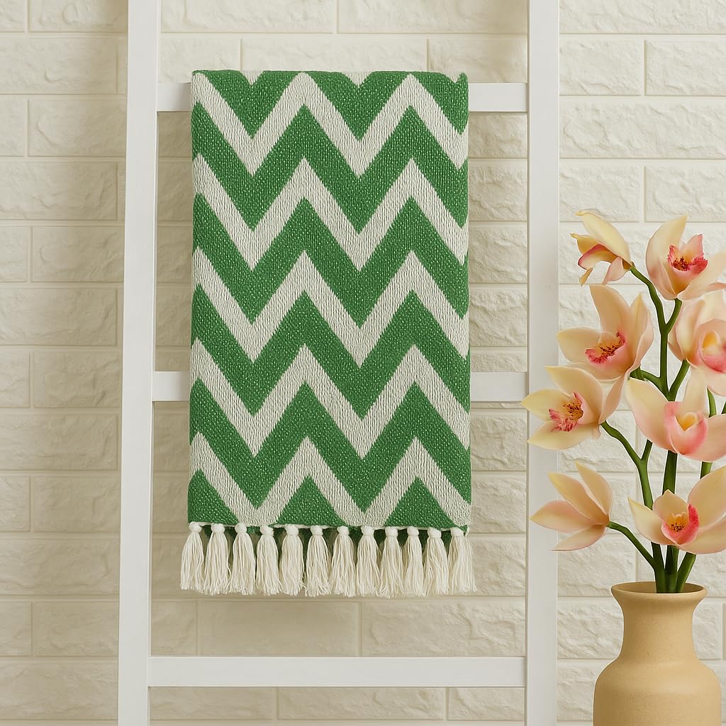 Zigzag Pattern Cotton Throw with Tassels – Green | 130×170 cm