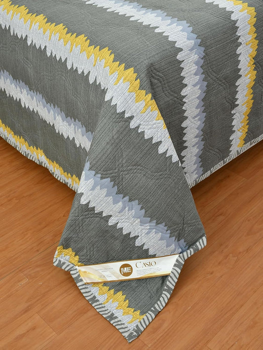 Ultra-Soft Hypoallergenic Microfiber, Fade-Resistant All-Season Comfort (230 × 190 cm, Dark Grey)