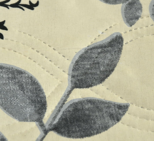 Ultra-Soft Hypoallergenic Microfiber, Fade-Resistant All-Season Comfort (230 × 190 cm, Silver)