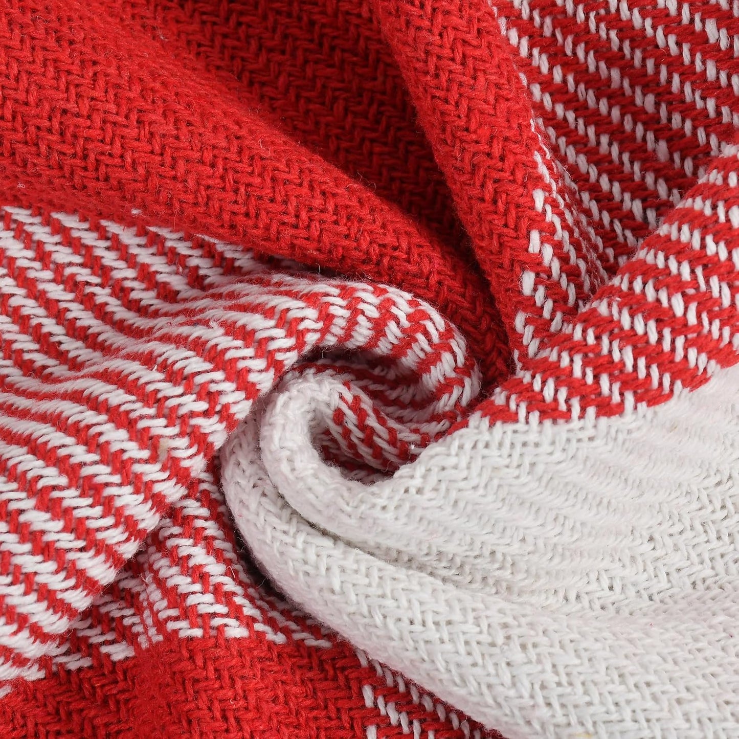 Red & White Checkered Cotton Throw – 130×170 cm
