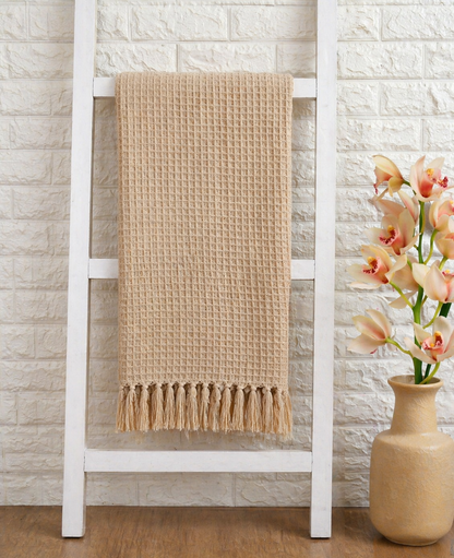 Weavers Hut 100% Cotton Waffle Throw Blanket with Tassels – Soft Breathable Sofa & Bed Throw for Couch, Living Room & Bedroom – Beige – 125 x 150 cm (50 x 60 Inches)