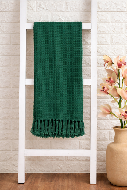 Weavers Hut 100% Cotton Waffle Throw Blanket with Tassels – Soft Breathable Sofa & Bed Throw for Couch, Living Room & Bedroom – Emerald Green – 125 x 150 cm (50 x 60 Inches)