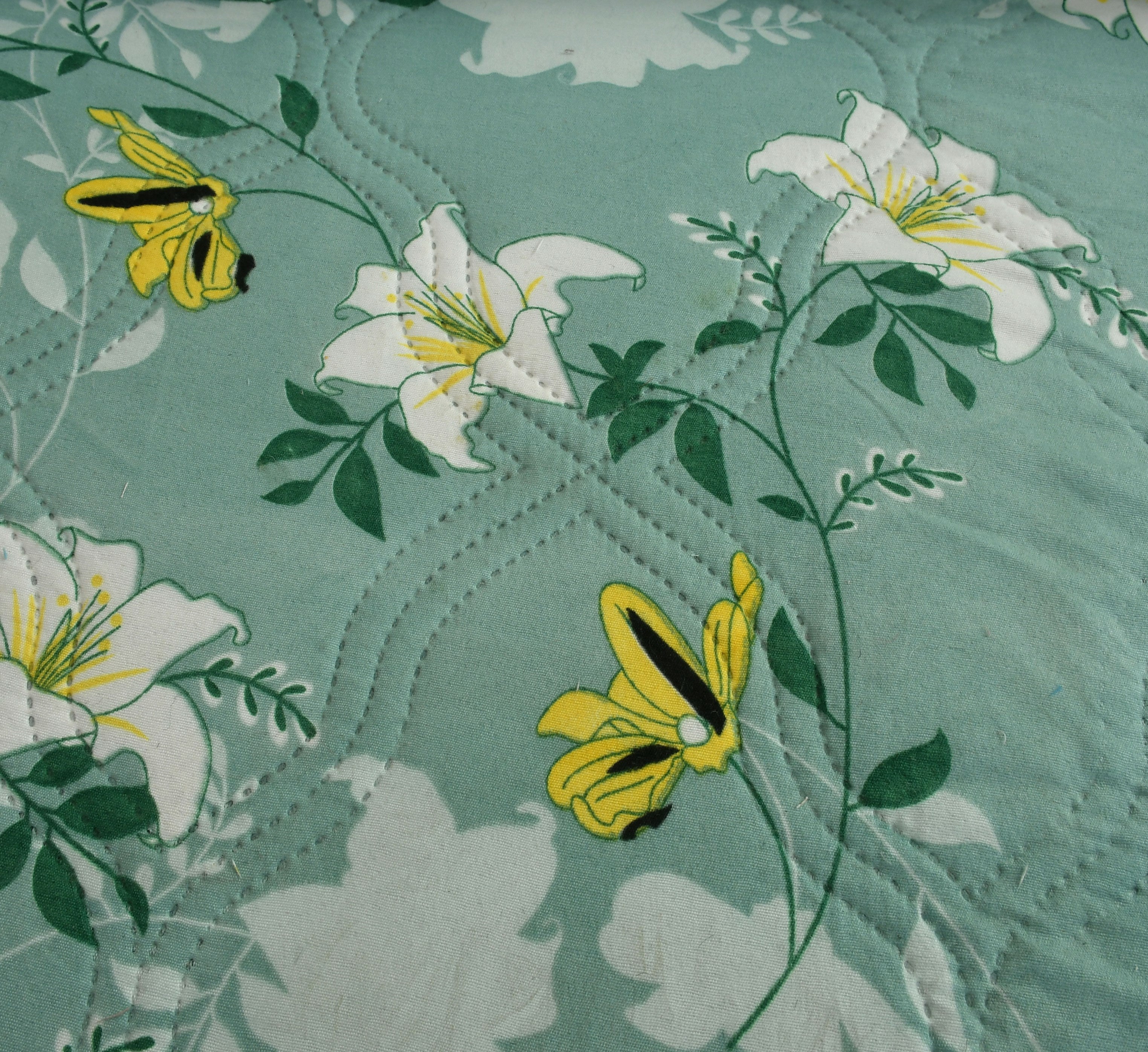 Ultrasonic Quilted Reversible Comforter – Floral Mint Green | 75×90 inches