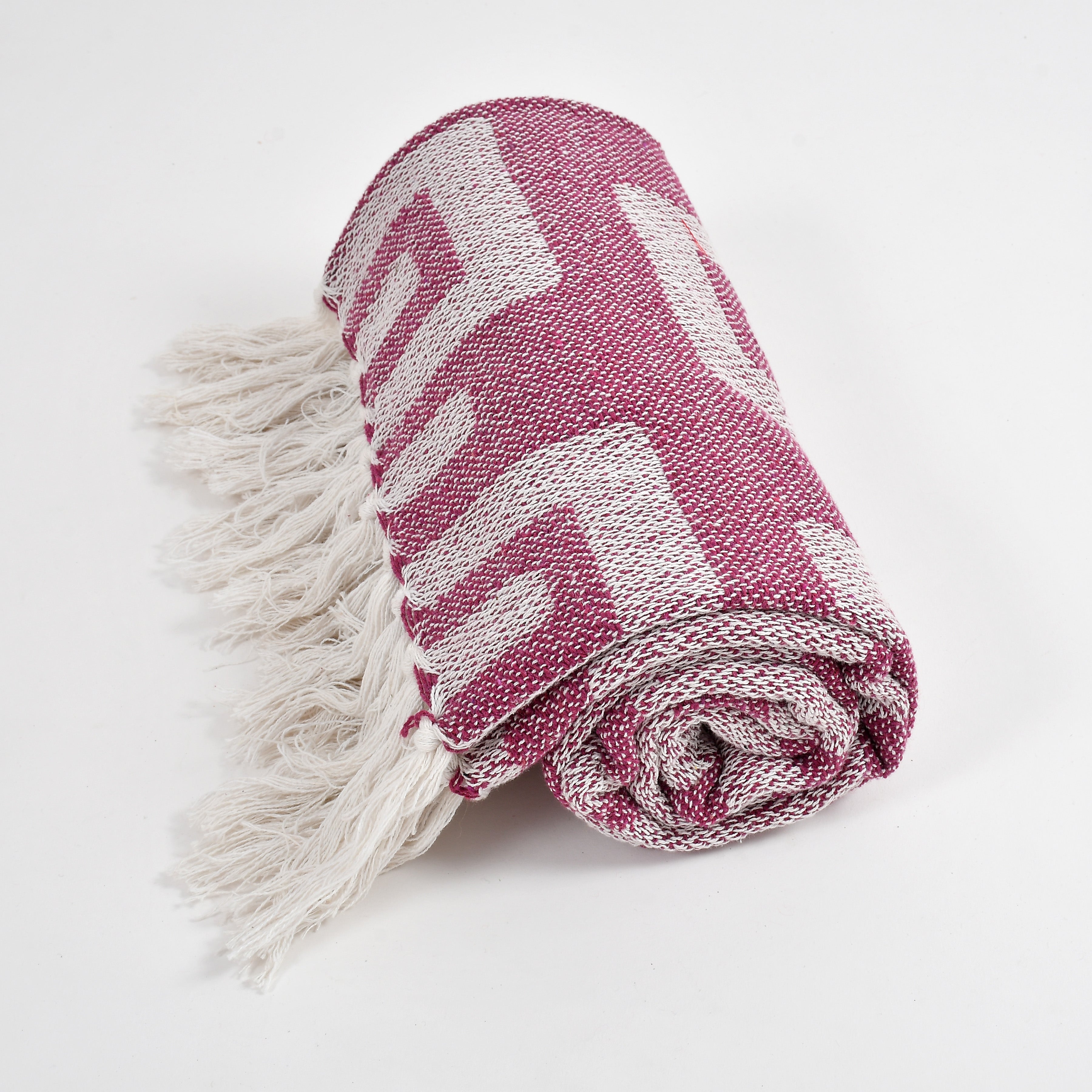 Cotton Handwoven Sofa Throw with Tassels – Pink & White Geometric Pattern | 125×150 cm | Weavers Hut