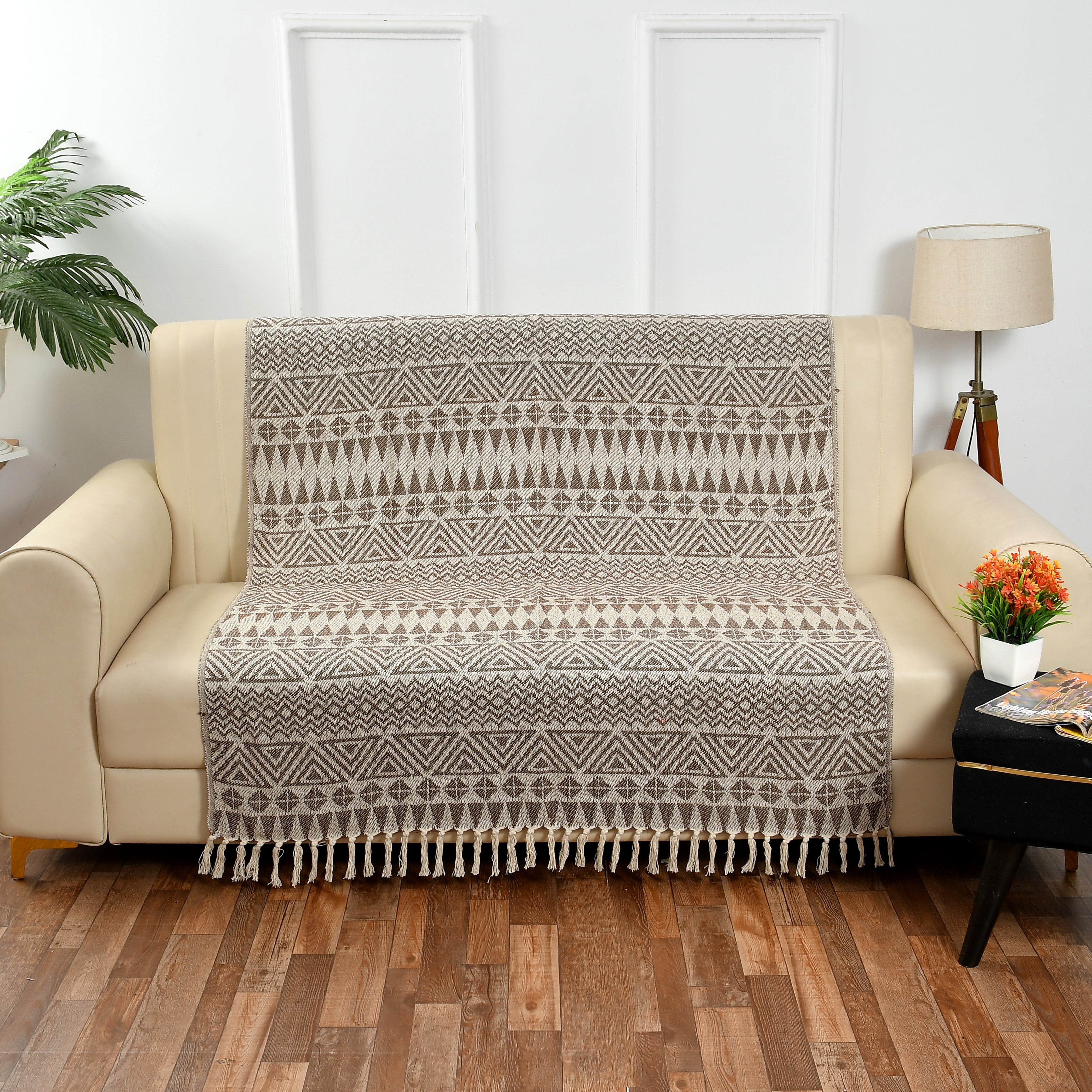 Geometric Jacquard Cotton Throw with Tassels – Beige & Brown | 125×150 cm