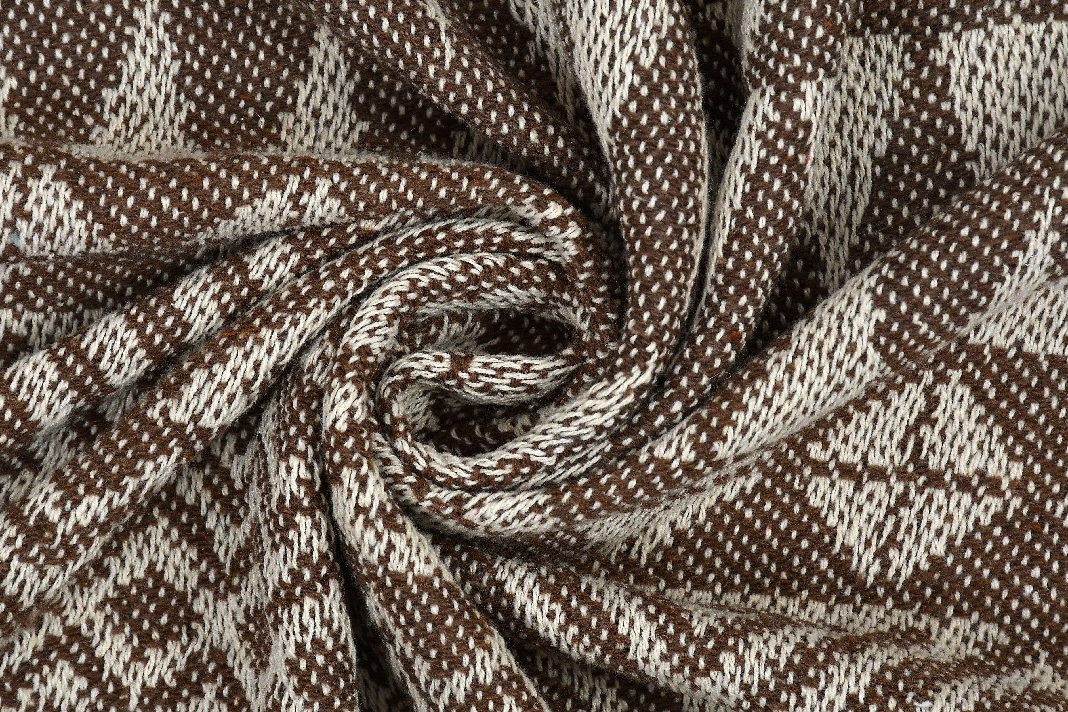 Geometric Jacquard Cotton Throw with Tassels – Beige & Brown | 125×150 cm