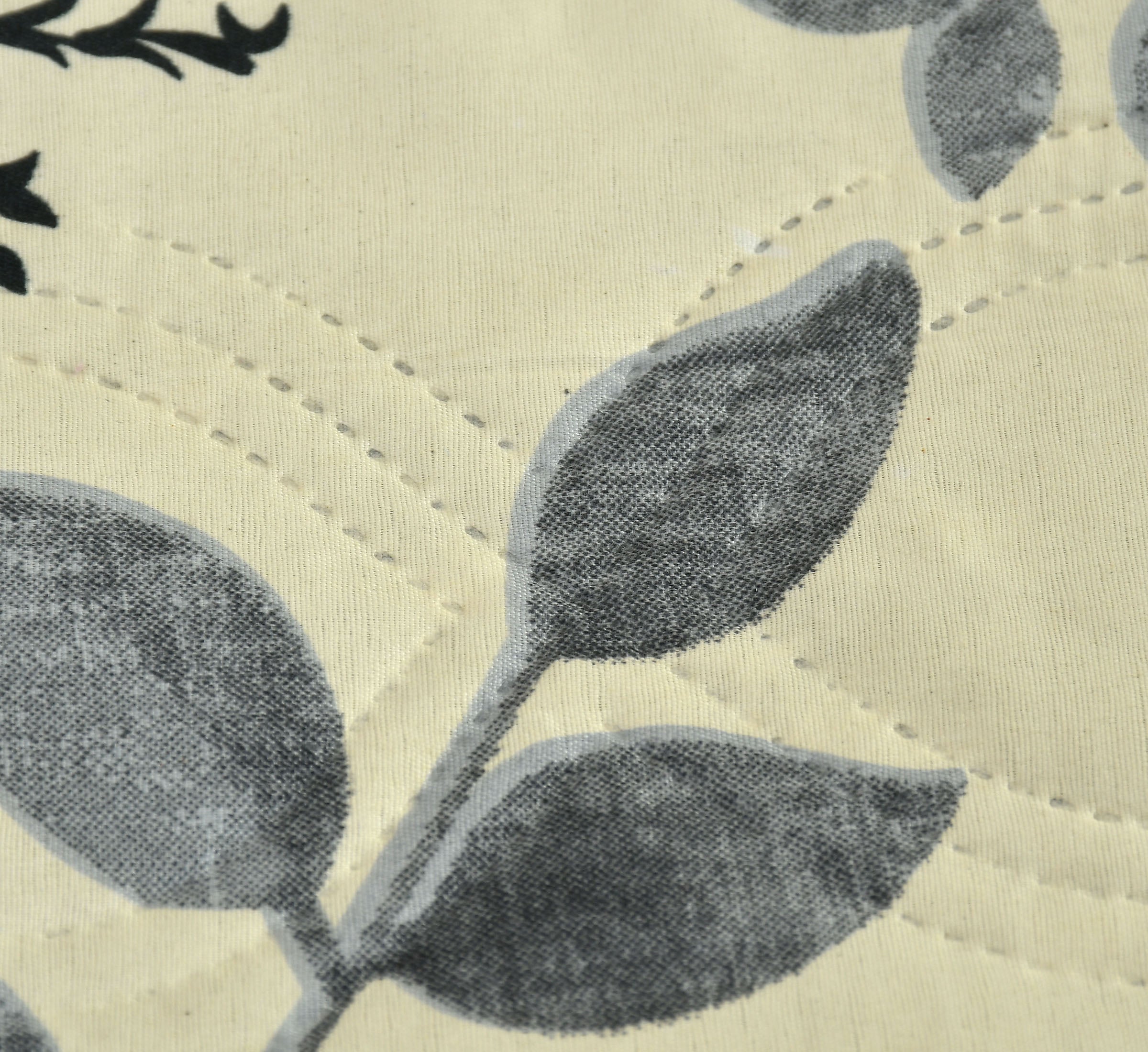 Ultrasonic Quilted Reversible Comforter – Grey Floral | 75×90 inches