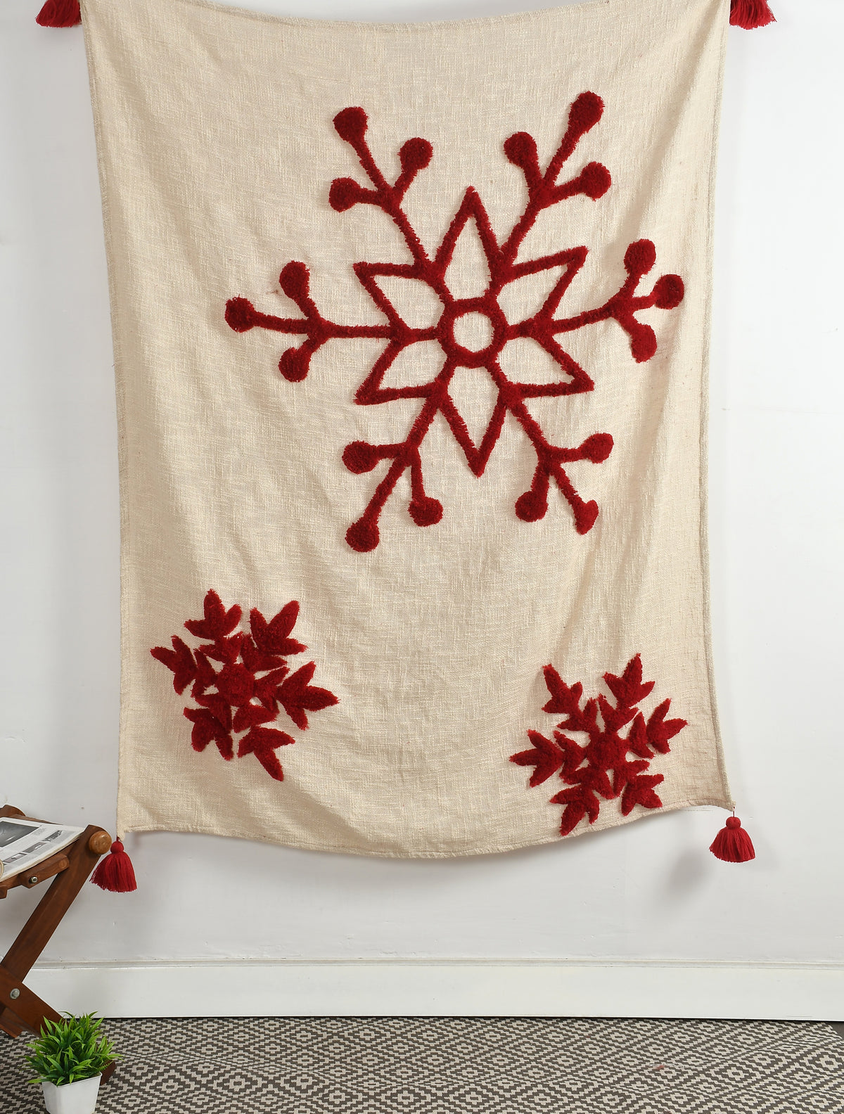 Cotton Christmas Tufted Throw 50x60 – Red Snowflake