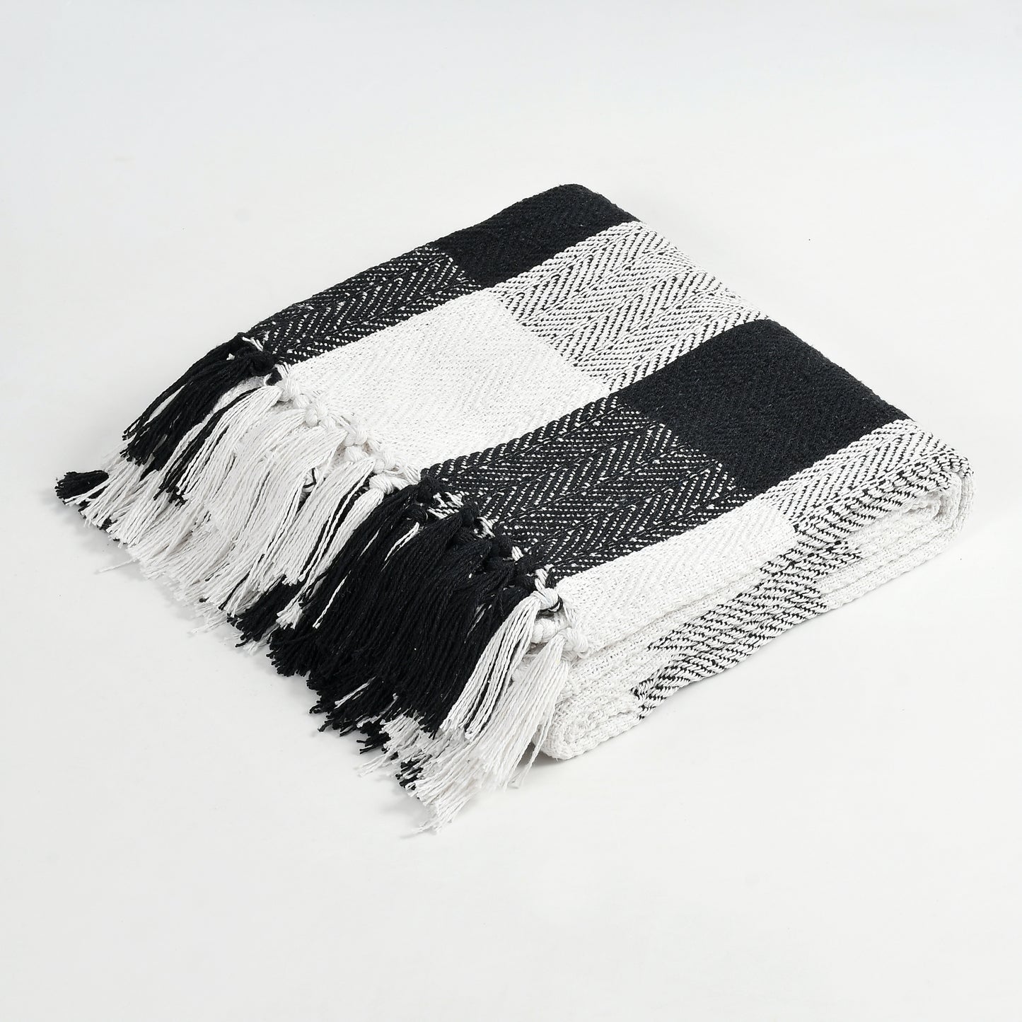 Handwoven Cotton Throw Blanket – Black & White Checkered | Soft Sofa & Bed Throw with Tassels (130×170 cm)