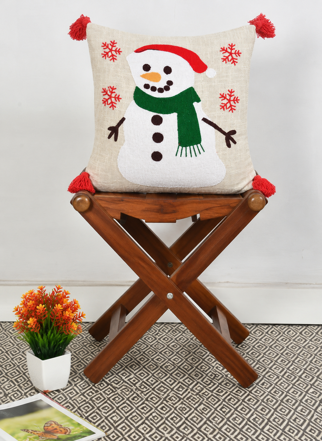 Snowman Christmas Tufted Cushion Cover with Red Tassels – 16 x 16 Inch